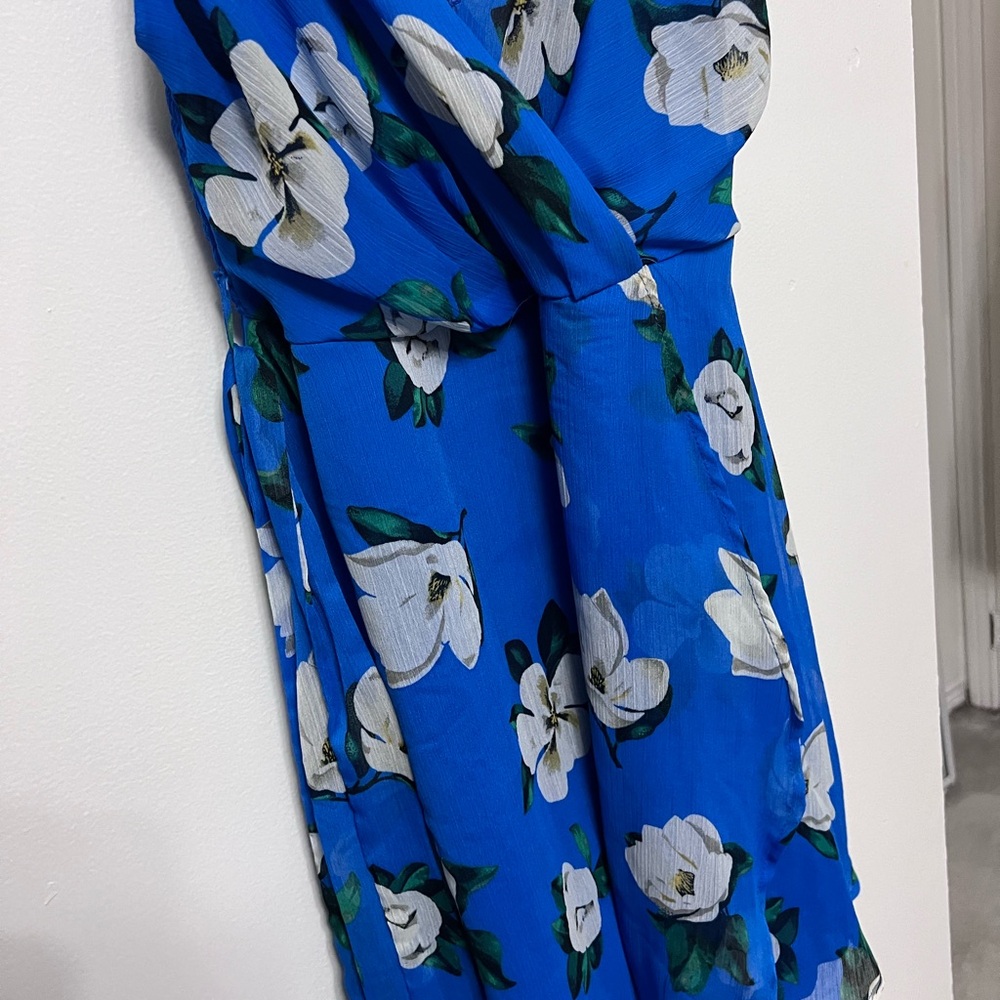 Streetwear Society Vibrant Blue Dress with White Floral Design